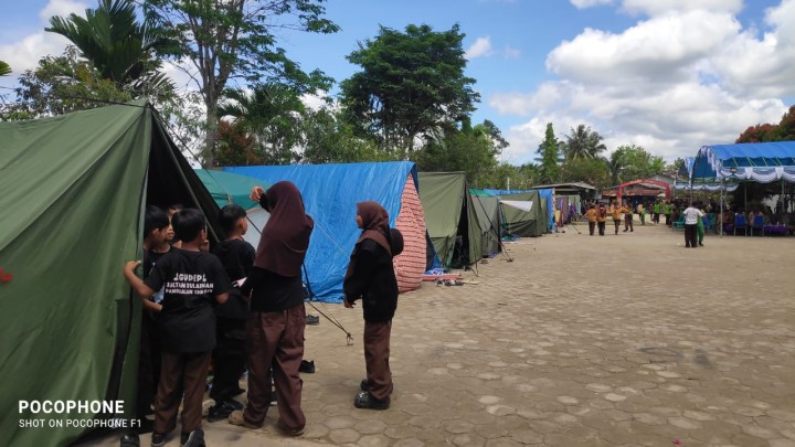 Menghadiri undangan Kegiatan Perkemahan Gabungan Pramuka Jenjang SD/MI se-Kecamatan Sambutan