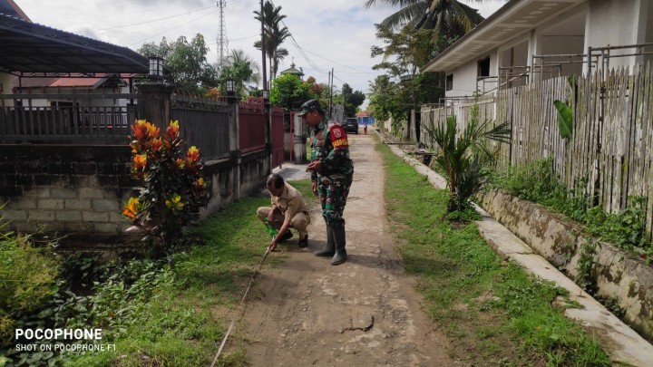 Pengukuran Tanah untuk Pembangunan Koperasi Merah Putih Kelurahan Sindang Sari. di hadiri Lurah,Kasi Pemerintahan,Kasi Ekobang,Babinsa,dan Kepsek SDN 13 Sambutan.
