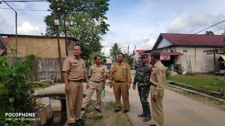 Pengukuran Tanah untuk Pembangunan Koperasi Merah Putih Kelurahan Sindang Sari. di hadiri Lurah,Kasi Pemerintahan,Kasi Ekobang,Babinsa,dan Kepsek SDN 13 Sambutan.