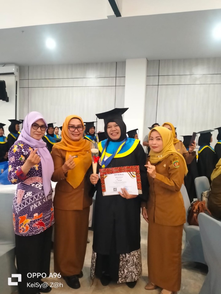 Wisuda Sekolah Lansia Tahun 2025.
