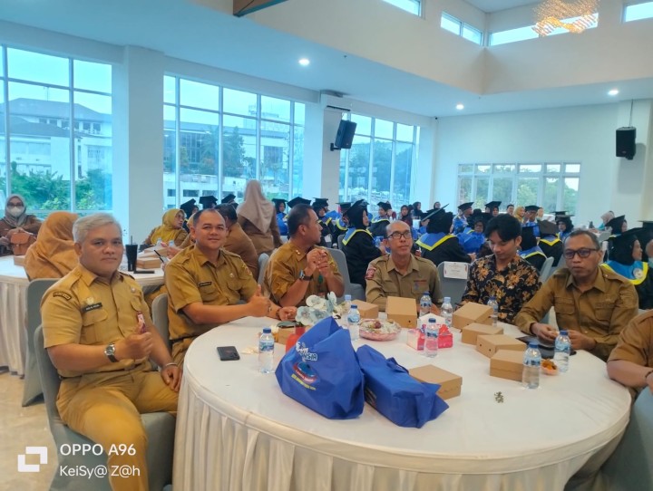 Wisuda Sekolah Lansia Tahun 2025.