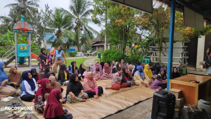 Pembagian minyak goreng gratis ukuran 350ml dari UD  sari jaya, dan cara penanggulangan kebocoran selang gas pada kompor gas.