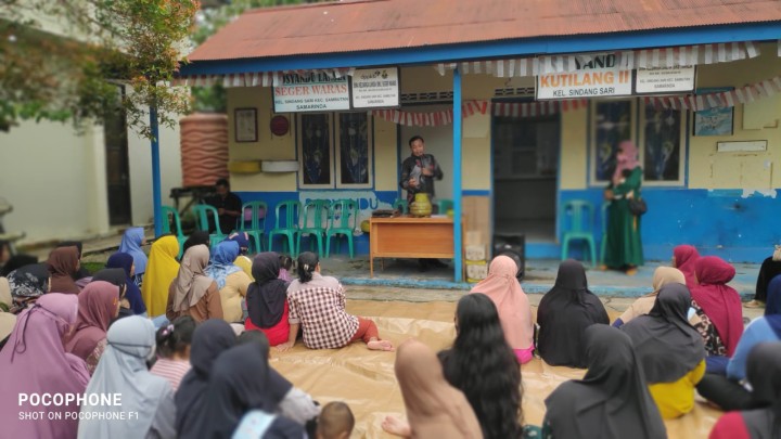 Pembagian minyak goreng gratis ukuran 350ml dari UD  sari jaya, dan cara penanggulangan kebocoran selang gas pada kompor gas.