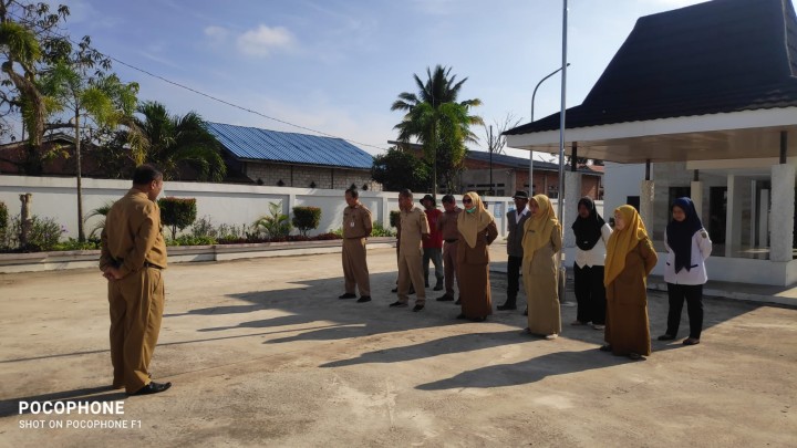 Rutinitas Apel Pagi di pemerintahan Kelurahan Sindang Sari.