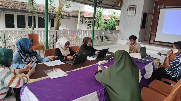 Penginputan Data Pelaporan pada Aplikasi IRIS.