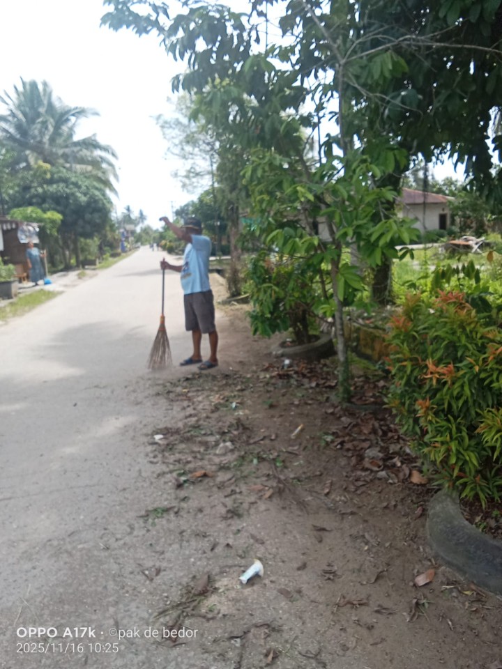 Kegiatan Gotong Royong di Wilayah lingkungan RT.5 dan RT.9 Kelurahan Sindang Sari.