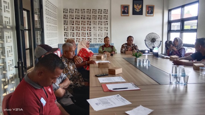 Rapat Kordinasi Kepanitian Pemilihan RT. di Sindang Sari.