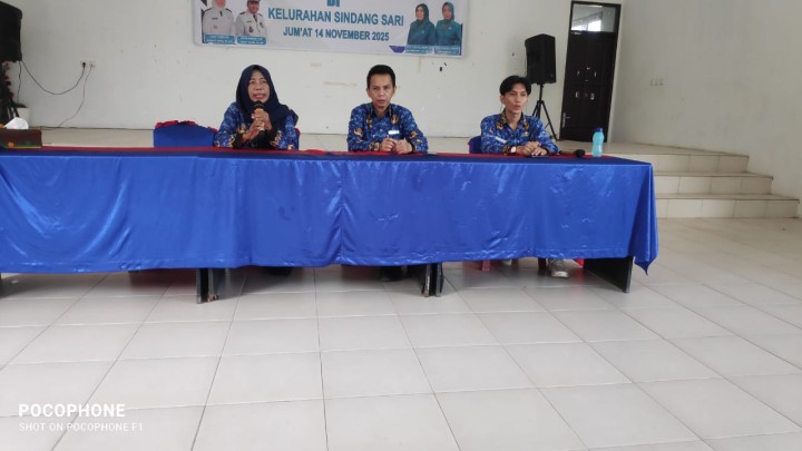 Kegiatan Sosialisasi PKH di Balai Kelurahan Sindang Sari.