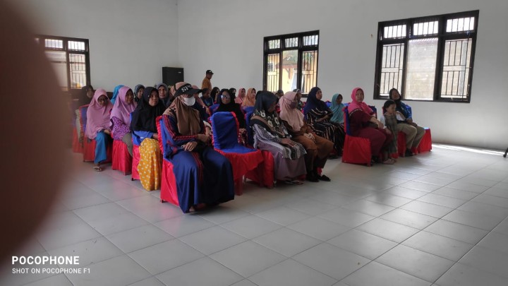 Kegiatan Sosialisasi PKH di Balai Kelurahan Sindang Sari.