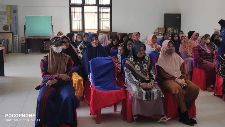 Kegiatan Sosialisasi PKH di Balai Kelurahan Sindang Sari.