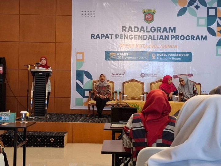 RADALGRAM RAPAT PENGENDALIAN PROGRAM. Oleh DPPKB