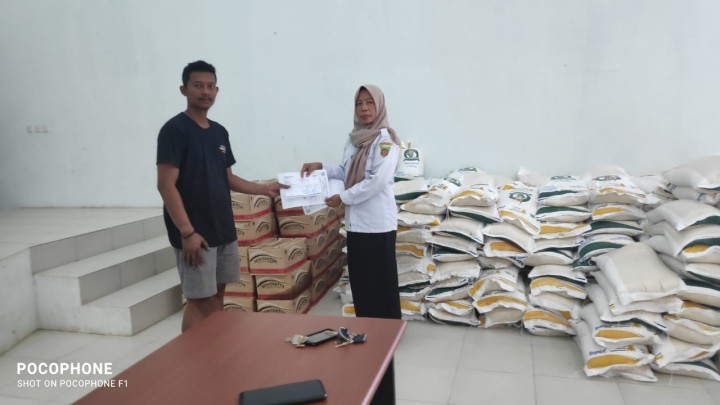 Pendistribusian Beras Buloq Medium 10Kg dan Minyak Goreng Merk MINYAKITA 2 Ltr. oleh Kemnterian Pangan Nasional.