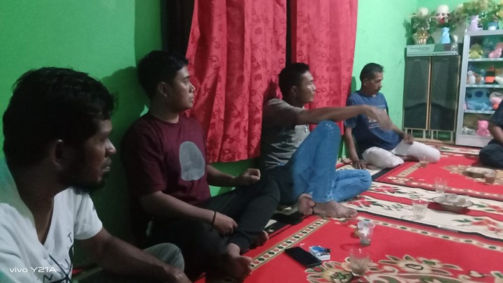 Kegiatan Rembug Warga di RT. 7 dan RT.10 Sindang Sari yang di Laksanakan di Kediaman Ketua RT.