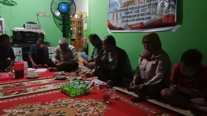 Kegiatan Rembug Warga di RT. 7 dan RT.10 Sindang Sari yang di Laksanakan di Kediaman Ketua RT.