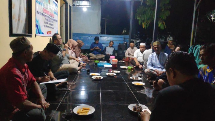 Kegiatan Rembug Warga di RT. 7 dan RT.10 Sindang Sari yang di Laksanakan di Kediaman Ketua RT.