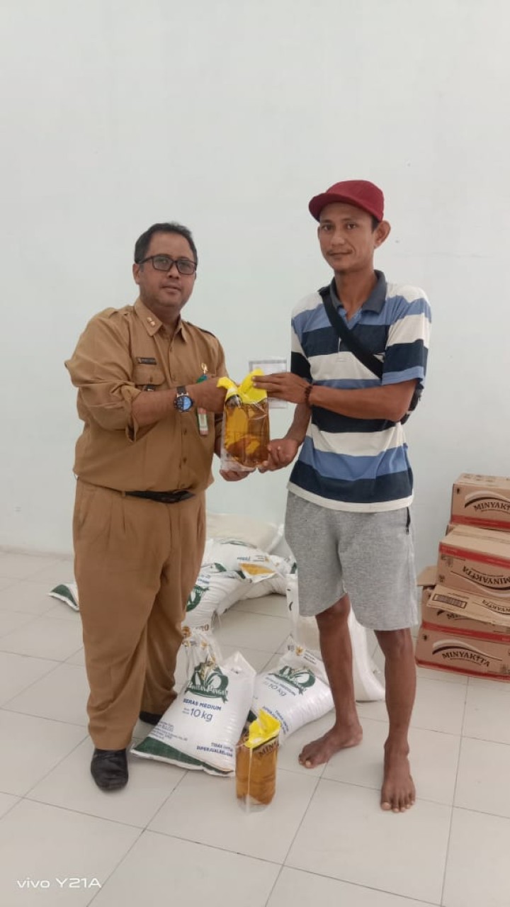 Pendistribusian Beras Bulog Medium 10kg dan Minyak Goreng merk MINYAKITA 2 Ltr.