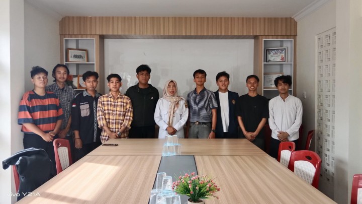 Menerima Mahasiswa PBL UMKT Fakultas Kesehatan Masyarakat dan Lingkungan Kelurahan Sindang Sari.