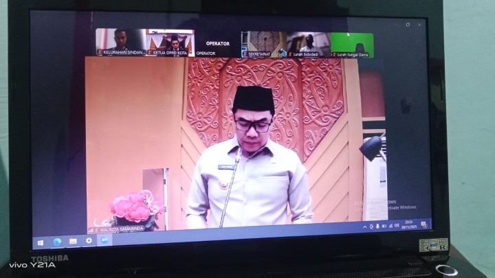 Rapat Paripurna DPRD Kota Samarinda Masa Persidangan III Tahun 2025 Dengan Agenda Persetujuan Bersama Antara Wali Kota Samarinda Terhadap Raperda Tentang APBD Kota Samarinda Tahun Anggaran 2026. (Via Zoom meeting).