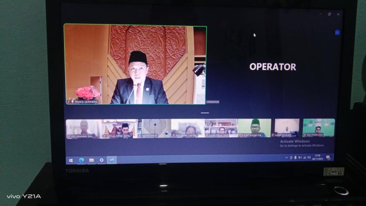 Rapat Paripurna DPRD Kota Samarinda Masa Persidangan III Tahun 2025 Dengan Agenda Persetujuan Bersama Antara Wali Kota Samarinda Terhadap Raperda Tentang APBD Kota Samarinda Tahun Anggaran 2026. (Via Zoom meeting).