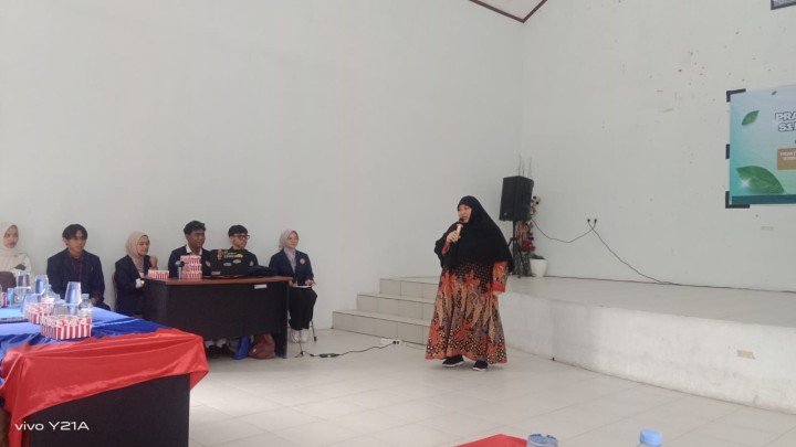 Kegiatan Menghadiri Pembukaan PRAKTIK BELAJAR LAPANGAN S1 KESEHATAN LINGKUNGAN Fakultas Kesehatan Masyarakat UNIVERSITAS MUHAMMADIYAH KALIMATAN TIMUR (UMKT).
