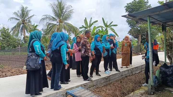 Peninjauan, perencanaan pembangunan POSYANDU DAN SISKAMLING di RT 09 jalan Dahlia.