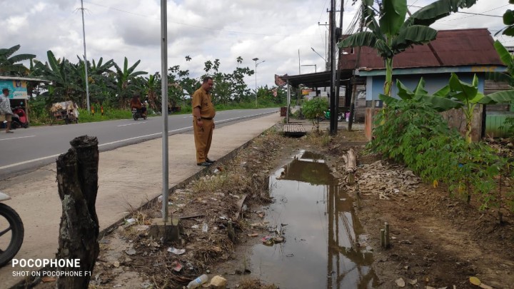 Monitoring Drainase di RT.9 Jalan Poros Propinsi smd-anggana Kelurahan Sindang sari