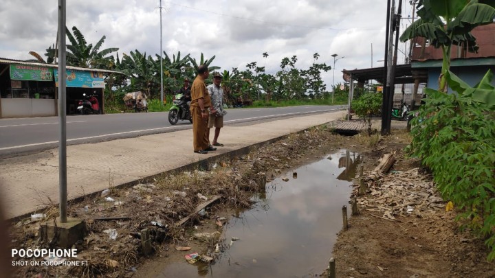 Monitoring Drainase di RT.9 Jalan Poros Propinsi smd-anggana Kelurahan Sindang sari