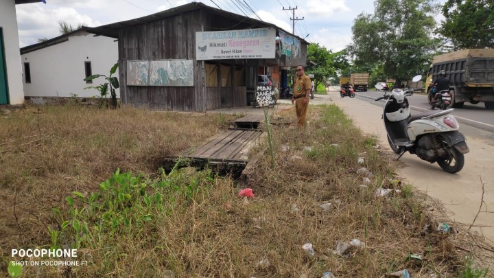 Monitoring Drainase di RT.9 Jalan Poros Propinsi smd-anggana Kelurahan Sindang sari