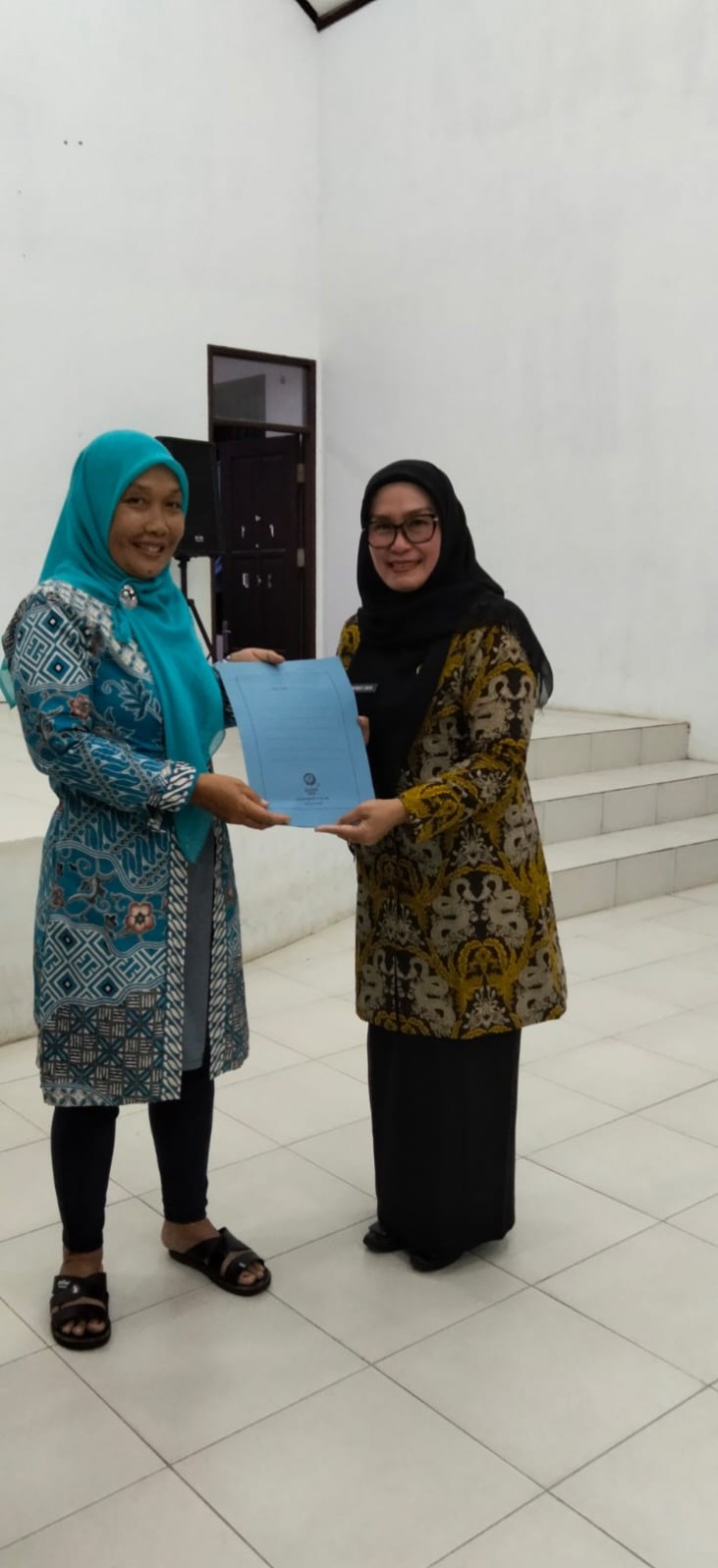 Pengukuhan Ketua RT terpilih dan Apresiasi serta pemberian penghargaan terhadap RT  dan pengurus PKK kelurahan Sindang sari yg purna tugas oleh camat sambutan, jajaran kelurahan,Bhabinkantibmas,Babinsa,ketua dan pengurus LPM,TPPKK ,Tokoh agama,tokoh masyarakat,para kader dan perwakilan warga masyarakat.