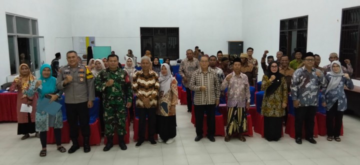 Pengukuhan Ketua RT terpilih dan Apresiasi serta pemberian penghargaan terhadap RT  dan pengurus PKK kelurahan Sindang sari yg purna tugas oleh camat sambutan, jajaran kelurahan,Bhabinkantibmas,Babinsa,ketua dan pengurus LPM,TPPKK ,Tokoh agama,tokoh masyarakat,para kader dan perwakilan warga masyarakat.