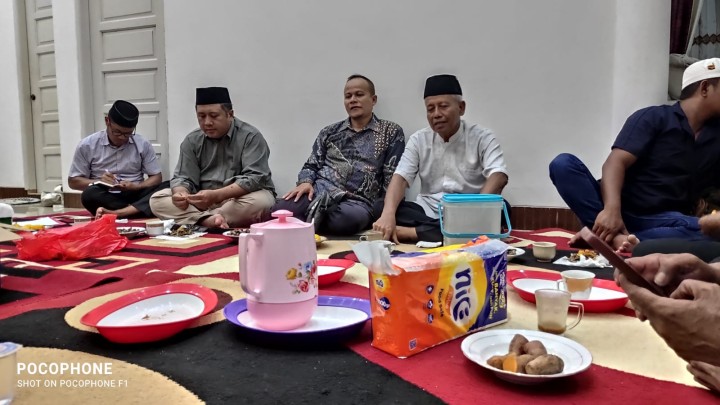 Kegiatan LPM Arisan bulanan dan Silahturahmi.