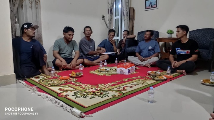 Rembuk warga RT 05 kelurahan Sindang sari mengenai perubahan anggaran PROBEBAYA.