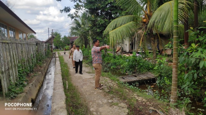Peninjauan/ pengukuran ulang dari tim koperasi merah putih di kelurahan Sindang Sari.