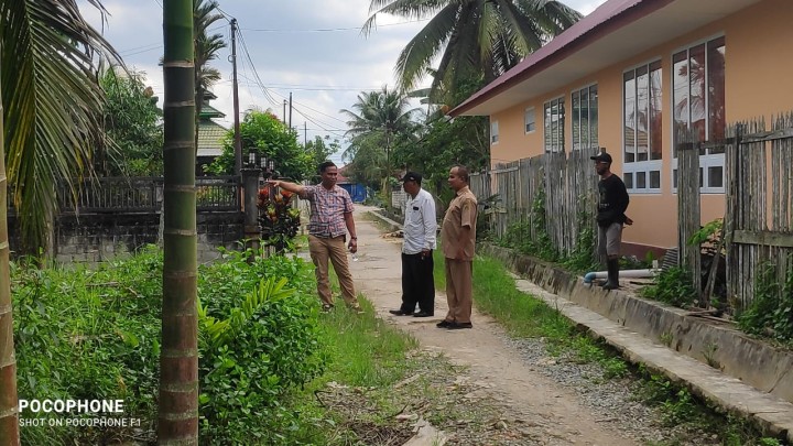 Peninjauan/ pengukuran ulang dari tim koperasi merah putih di kelurahan Sindang Sari.