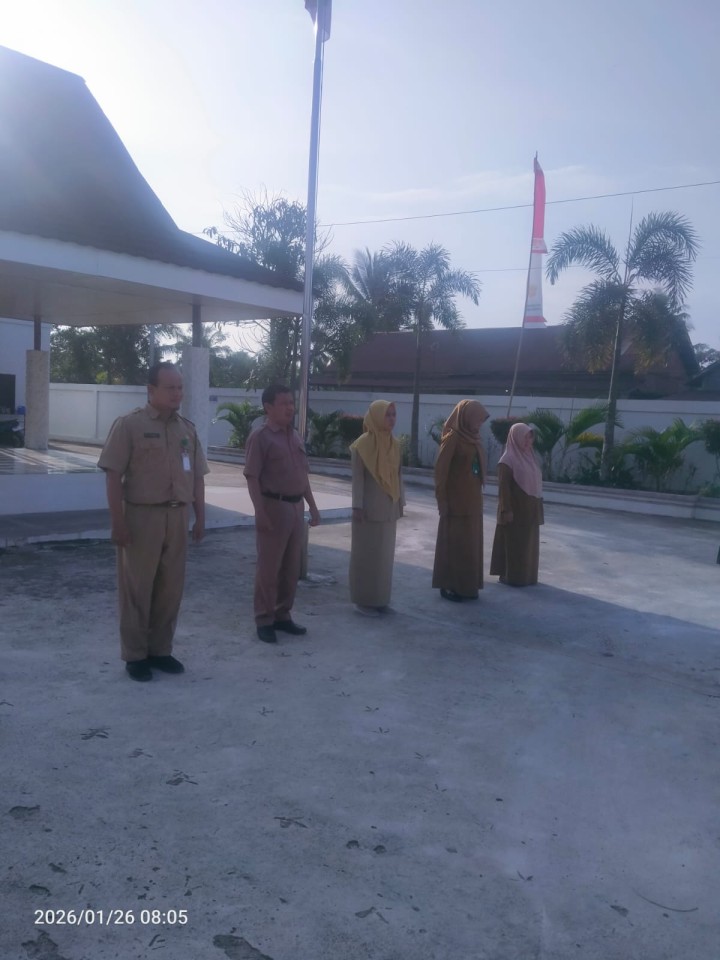 Rutinitas Apel pagi di pemerintahan Kelurahan Sindang Sari.
