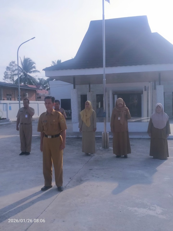 Rutinitas Apel pagi di pemerintahan Kelurahan Sindang Sari.
