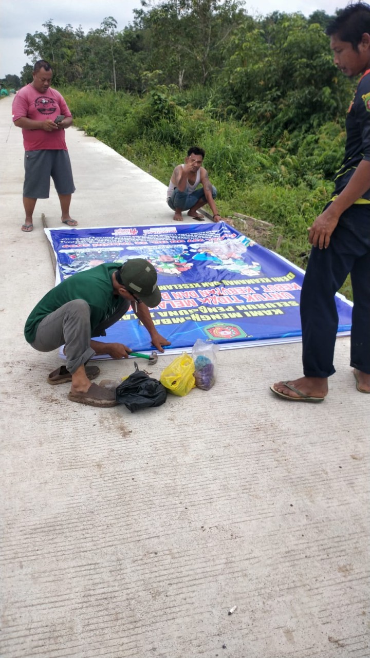 Kegiatan Gotong Royong bulanan di lingkungan masing-masing RT