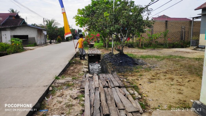 Kegiatan Gotong Royong bulanan di lingkungan masing-masing RT
