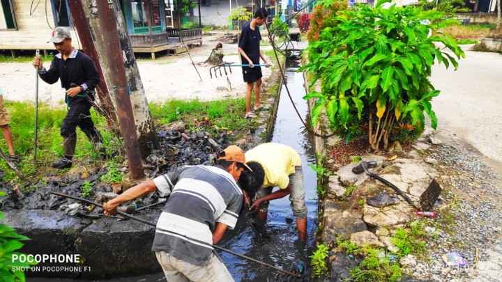 Kegiatan Gotong Royong bulanan di lingkungan masing-masing RT
