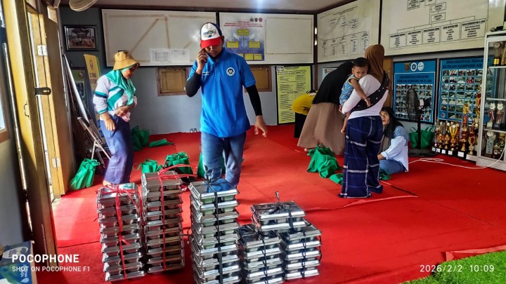 Pemberian Makan Bergizi Gratis (MBG) untuk ibu Hamil dan ibu Menyusui oleh Badan Gizi Nasional.