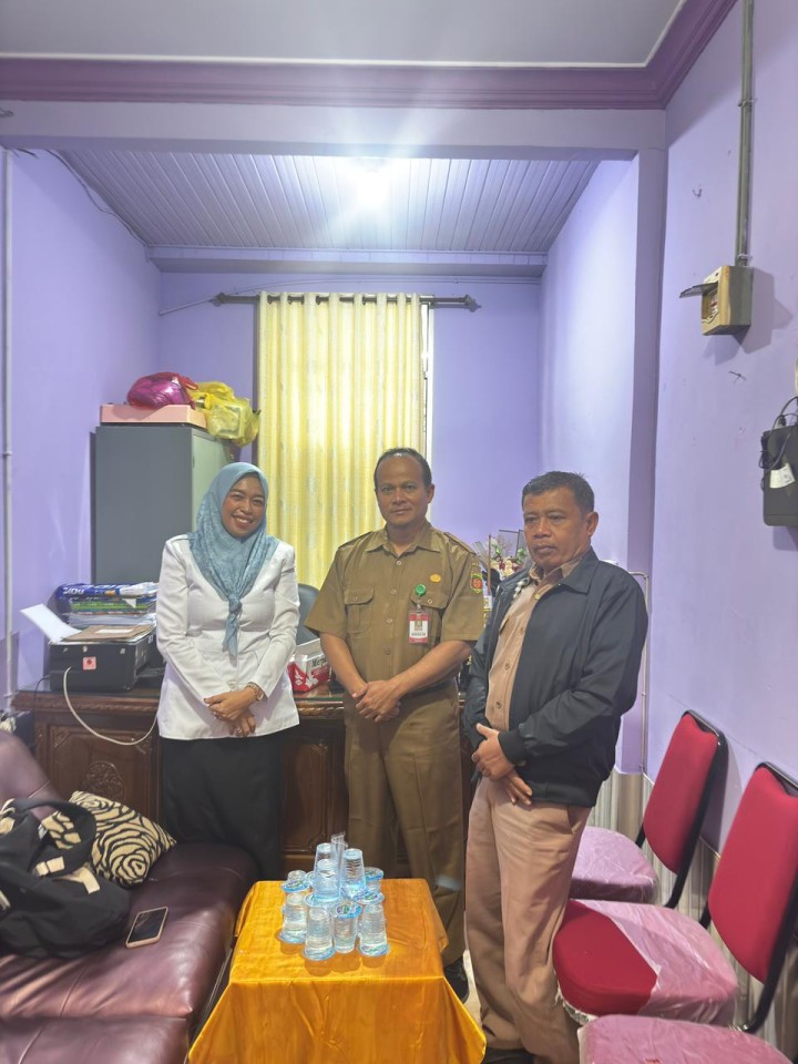 Koordinasi oleh Kasi Pemerintahan dan staf ke Kantor Desa Sungai Mariam