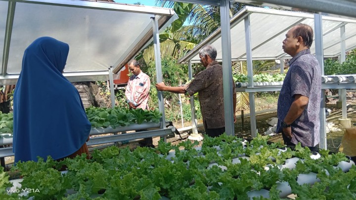 Pendampingan dari Disperindakop kota samarinda. Pendataan salah satu warga sindang sari yang memiliki Usaha Mikro Kecil Menengah.