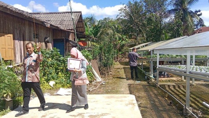 Pendampingan dari Disperindakop kota samarinda. Pendataan salah satu warga sindang sari yang memiliki Usaha Mikro Kecil Menengah.
