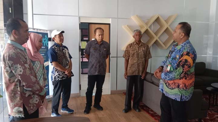 Pendampingan dari Disperindakop kota samarinda. Pendataan salah satu warga sindang sari yang memiliki Usaha Mikro Kecil Menengah.
