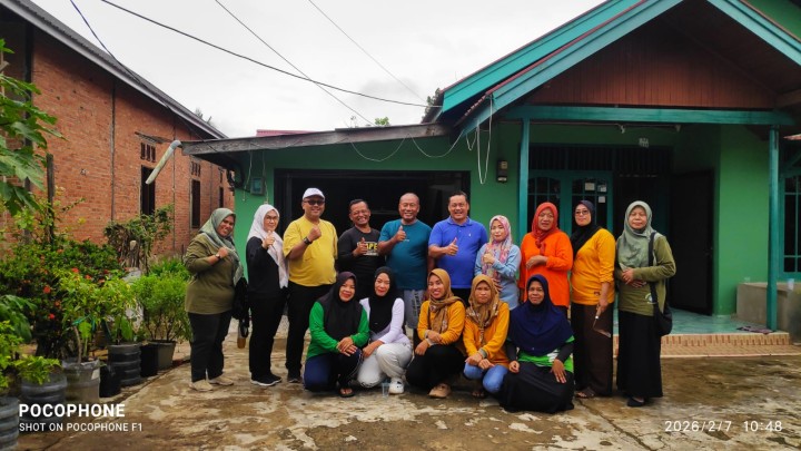 Kerja Bakti di Rumah sehat Kelurahan Sindang Sari Kecamatan Sambutan