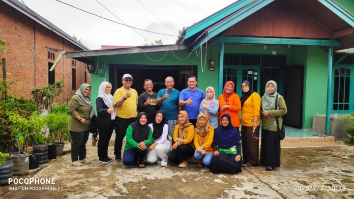 Kerja Bakti di Rumah sehat Kelurahan Sindang Sari Kecamatan Sambutan