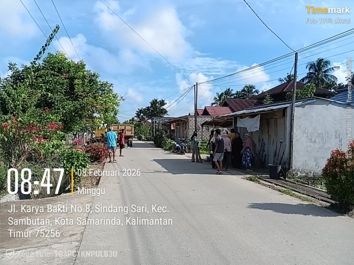 Kegiatan Gotong Royong bulanan di Wilayah masing-masing RT Sindang Sari serta di lanjutkan Pembongkaran Rumah singgah Guru yang akan di Bangun Koperasi Merah Putih.