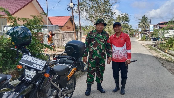Kegiatan Gotong Royong bulanan di Wilayah masing-masing RT Sindang Sari serta di lanjutkan Pembongkaran Rumah singgah Guru yang akan di Bangun Koperasi Merah Putih.