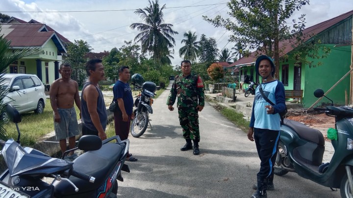 Kegiatan Gotong Royong bulanan di Wilayah masing-masing RT Sindang Sari serta di lanjutkan Pembongkaran Rumah singgah Guru yang akan di Bangun Koperasi Merah Putih.