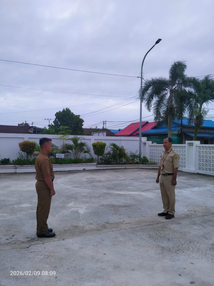 Rutinitas Apel Pagi di Pemerintahan Kelurahan Sindang Sari